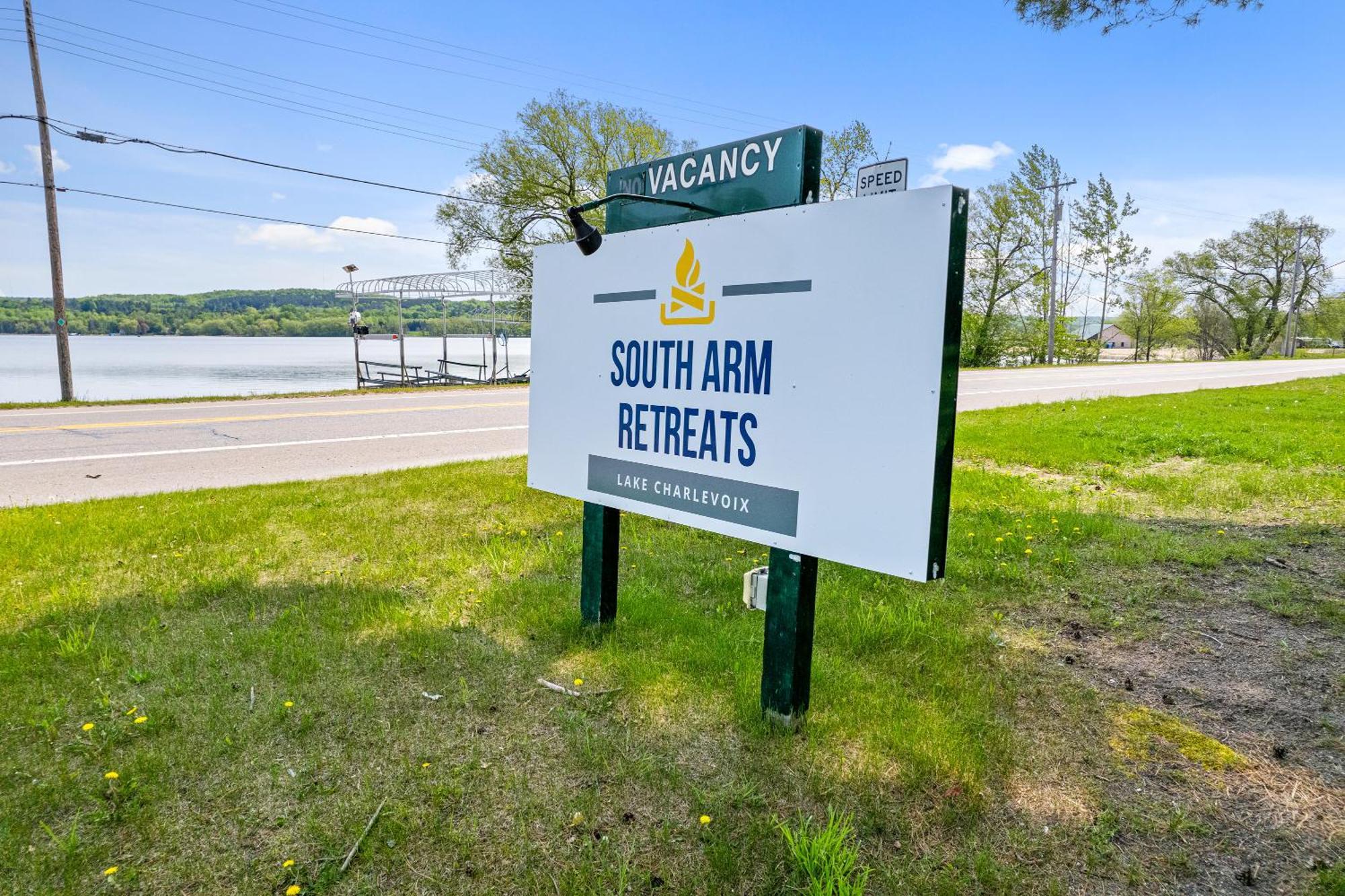 South Arm Retreats Motel East Jordan Exterior foto