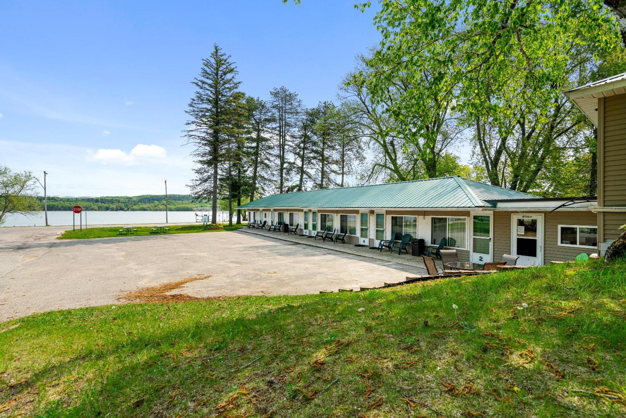 South Arm Retreats Motel East Jordan Exterior foto