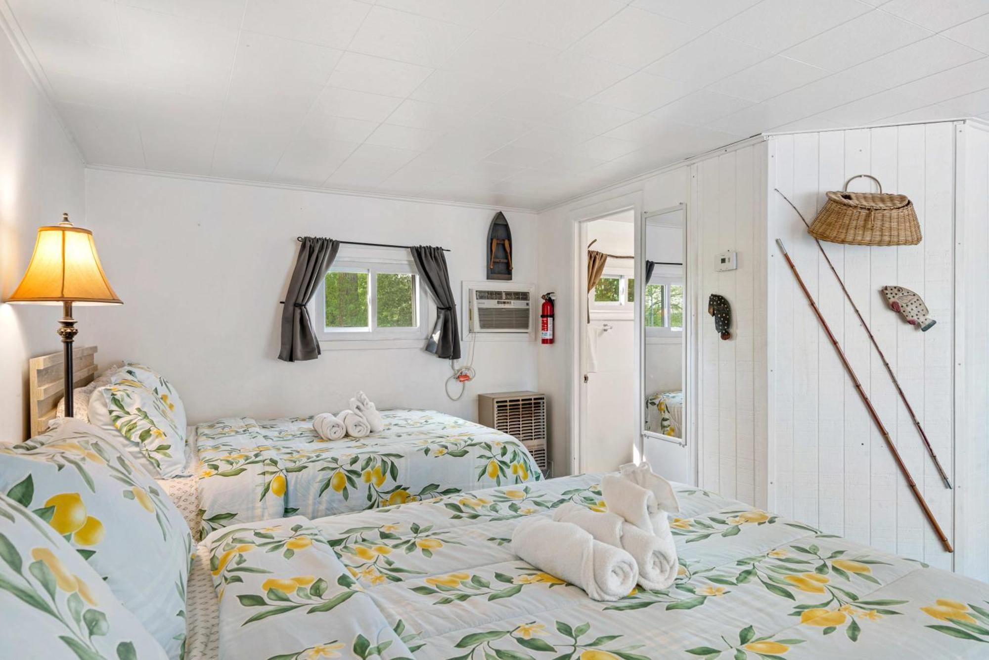 South Arm Retreats Motel East Jordan Exterior foto